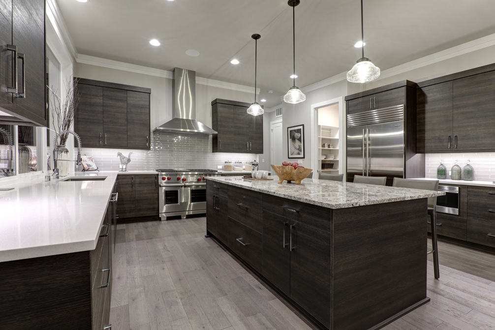 Hannah Construction Inc. builds luxury kitchens